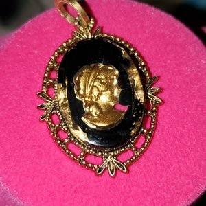Vintage cameo pendant